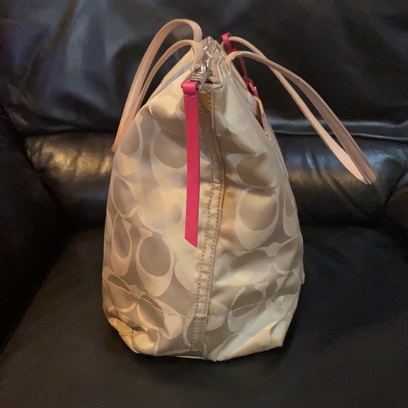 SOLD🔥🔥🔥Coach Signature Nylon Tote Bag - Picture 7 of 16